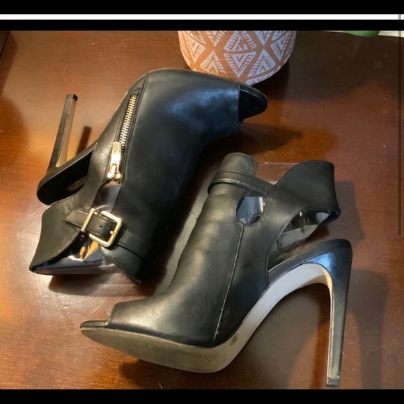 Black BCBGENERATION Heels - Picture 2 of 8